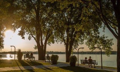 Parc de Saint-Joseph-de-Sorel avec vue sur le Fleuve Saint-Laurent